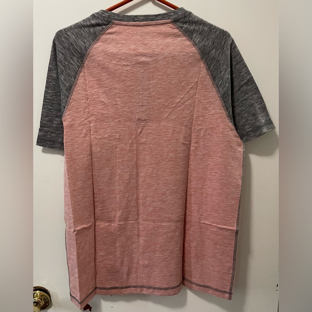 Flag & Anthem Men’s Two-tone Henley Neck Short Sleeves T-Shirt Medium Coral Gray - Picture 2 of 6